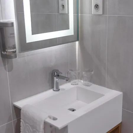 Le Vivier Cote 3*